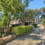 度假居 Semi-detached House With Private Pool And Garden In 巴古尔