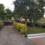 Semi-detached House With Private Pool And Garden In 度假居 巴古尔