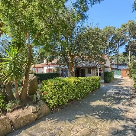 Ferienhaus Semi-detached House With Private Pool And Garden In Begur