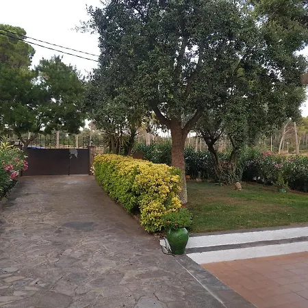Semi-detached House With Private Pool And Garden In Ferienhaus Begur